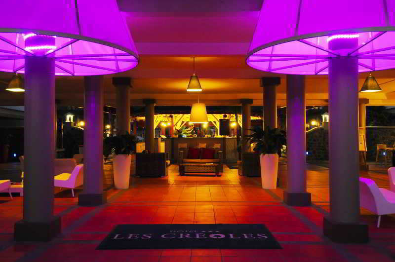 Hotel Les Creoles Сен Жилс ле Бен Екстериор снимка