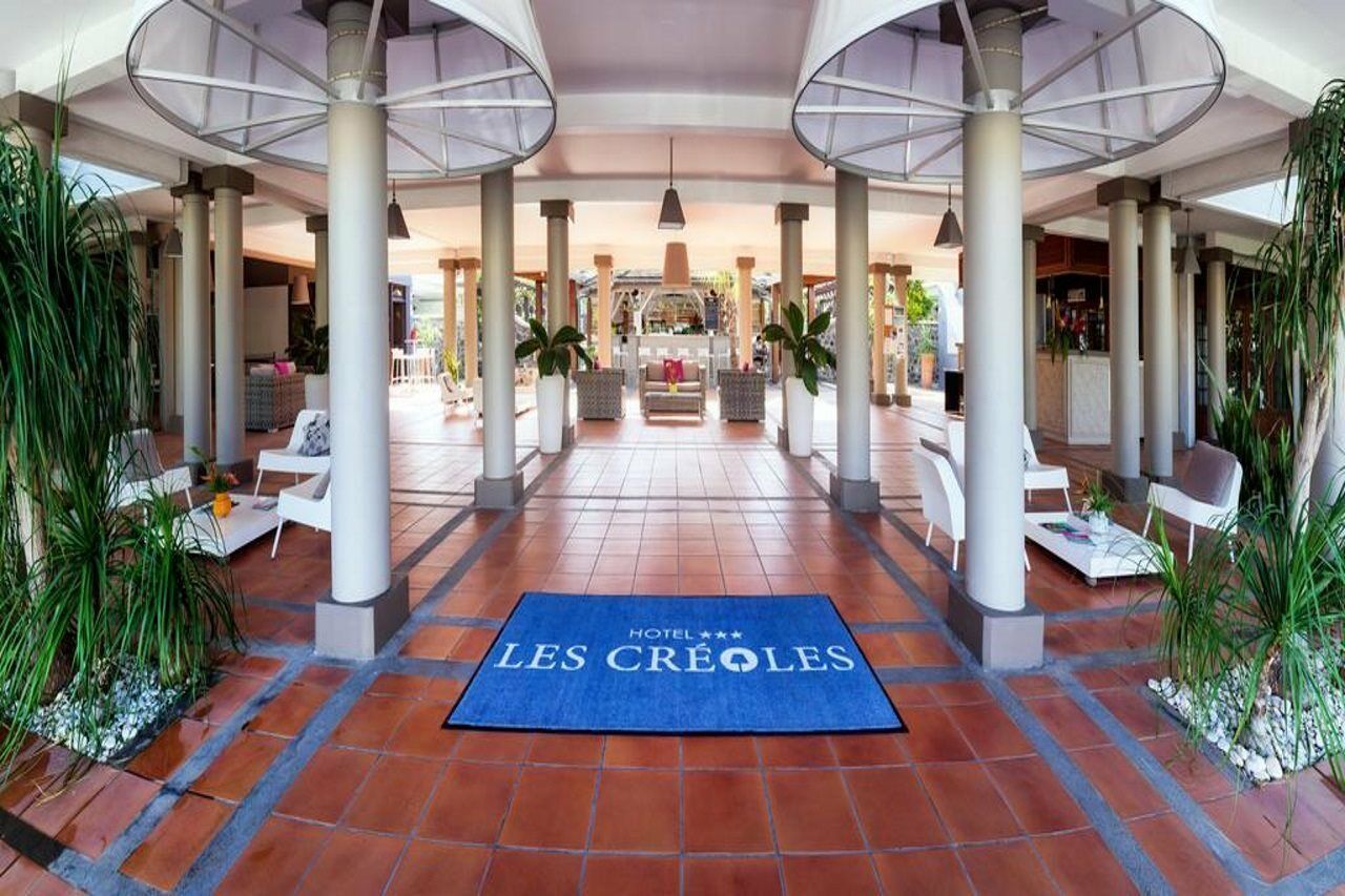Hotel Les Creoles Сен Жилс ле Бен Екстериор снимка